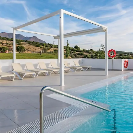Alcazaba Lagoon Luxury Retreat * 에스테포나