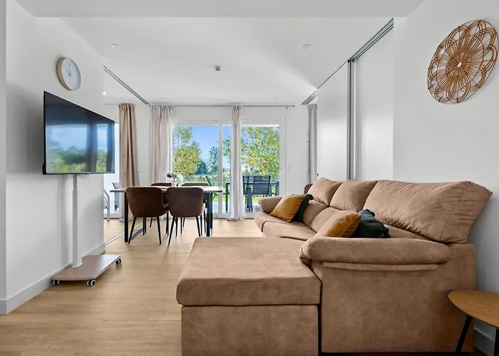 شقة Alcazaba Lagoon Luxury Retreat