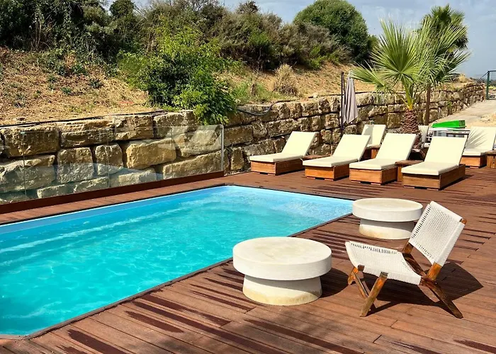 Alcazaba Lagoon Luxury Retreat