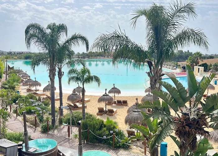 Alcazaba Lagoon Luxury Retreat * إِستيبونا