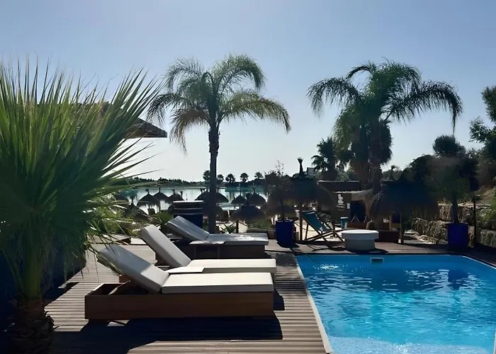 Alcazaba Lagoon Luxury Retreat إِستيبونا