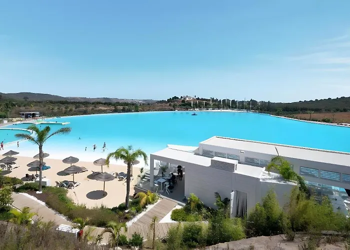 Alcazaba Lagoon Luxury Retreat * إِستيبونا