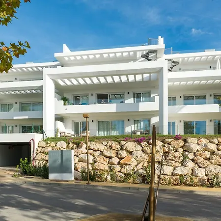 Alcazaba Lagoon Luxury Retreat Apartamento *