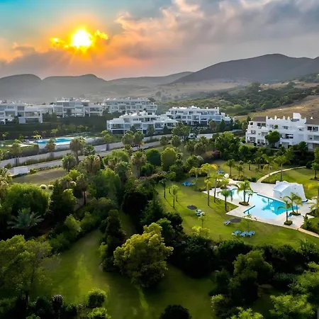 Alcazaba Lagoon Luxury Retreat Apartamento Estepona