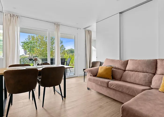 Alcazaba Lagoon Luxury Retreat *