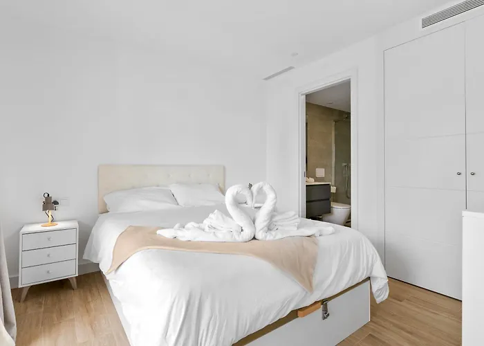 Alcazaba Lagoon Luxury Retreat