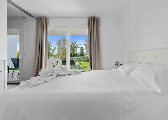 Alcazaba Lagoon Luxury Retreat Appartement