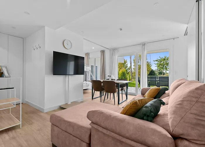 Alcazaba Lagoon Luxury Retreat Estepona