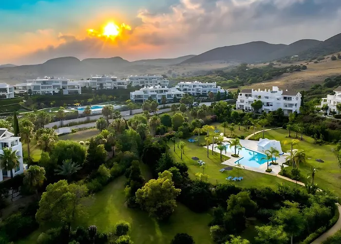 Alcazaba Lagoon Luxury Retreat Apartamento Estepona