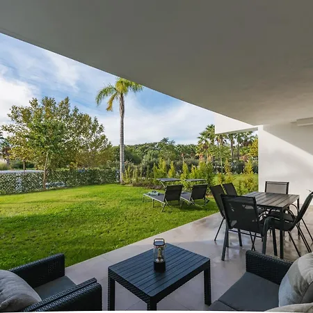 Alcazaba Lagoon Luxury Retreat *